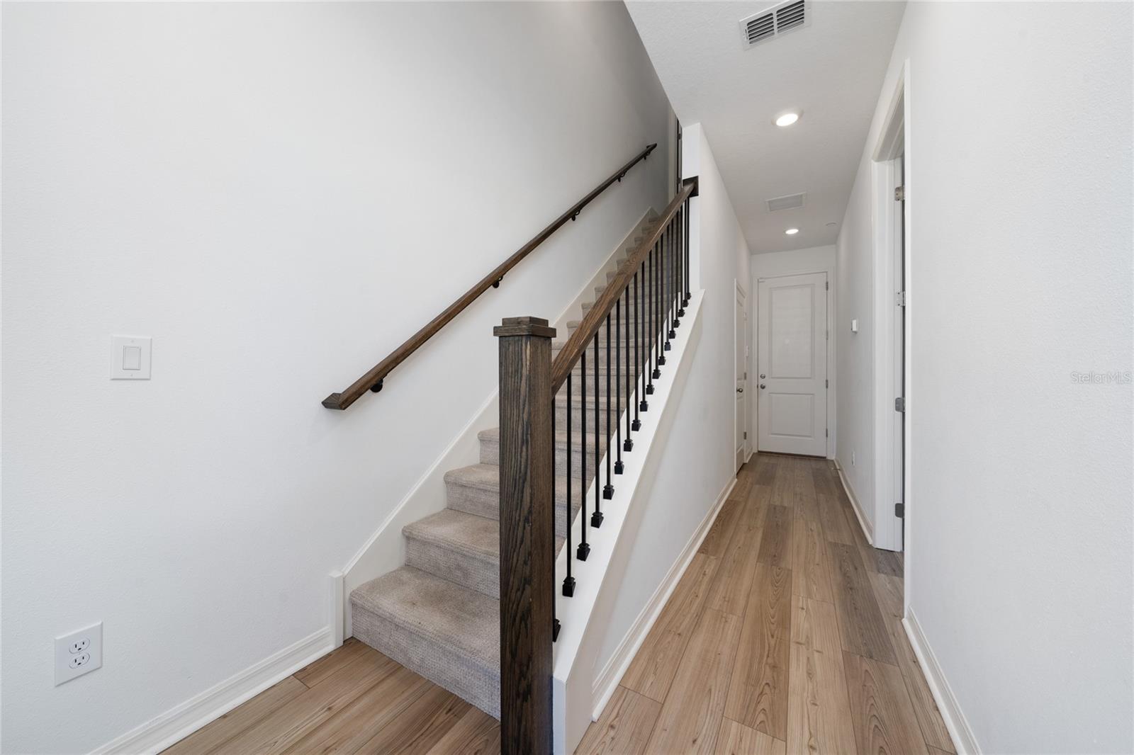 LAUREATE PARK NBRHD CENTER PH 3 - Residential