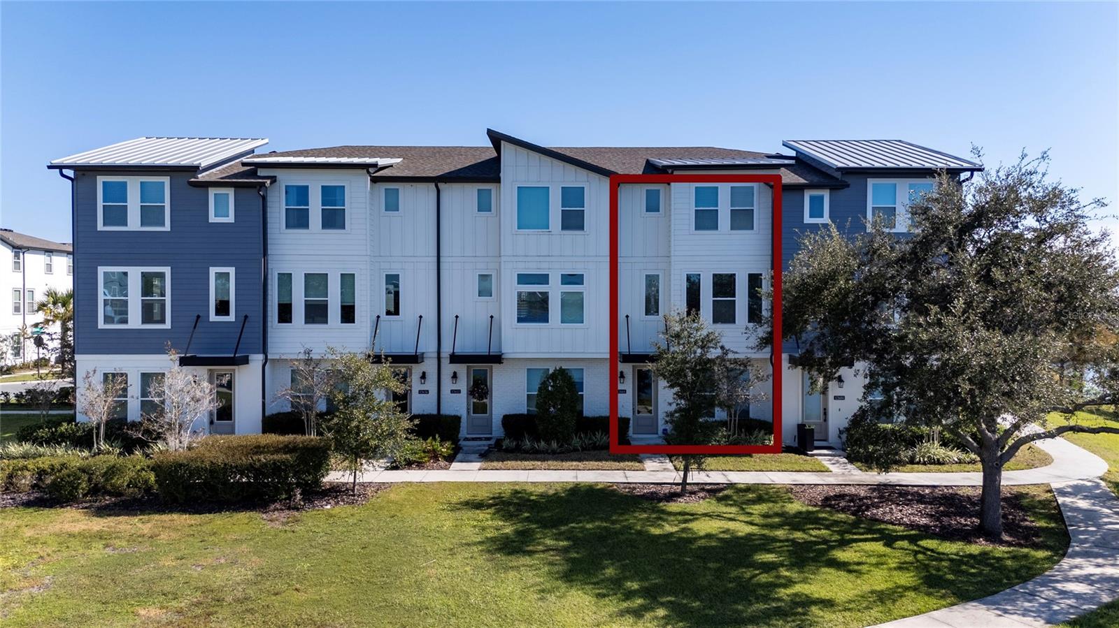 LAUREATE PARK NBRHD CENTER PH 3 - Residential