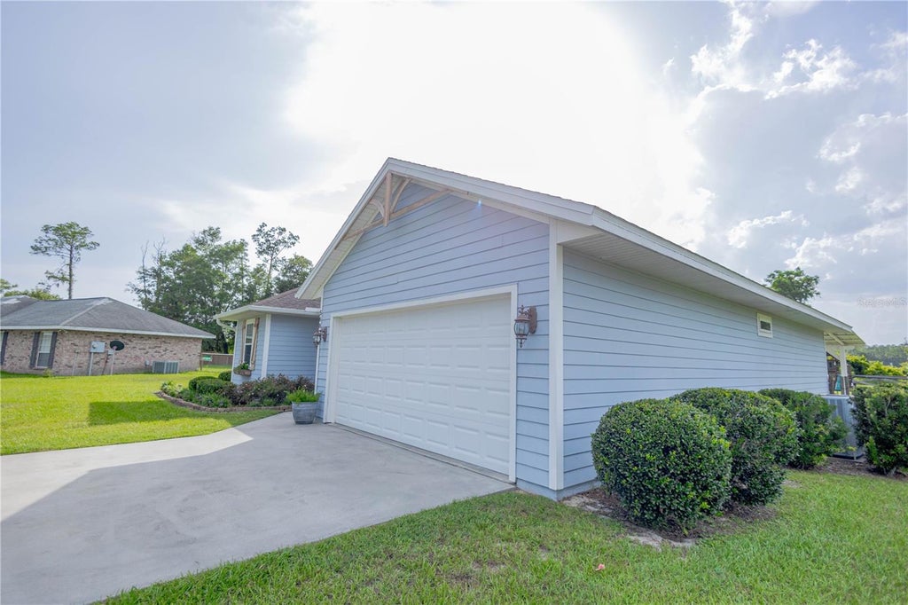 Photo of 568 SW Gerald Conner Drive, Lake City, FL 32024 (MLS # OM728379)