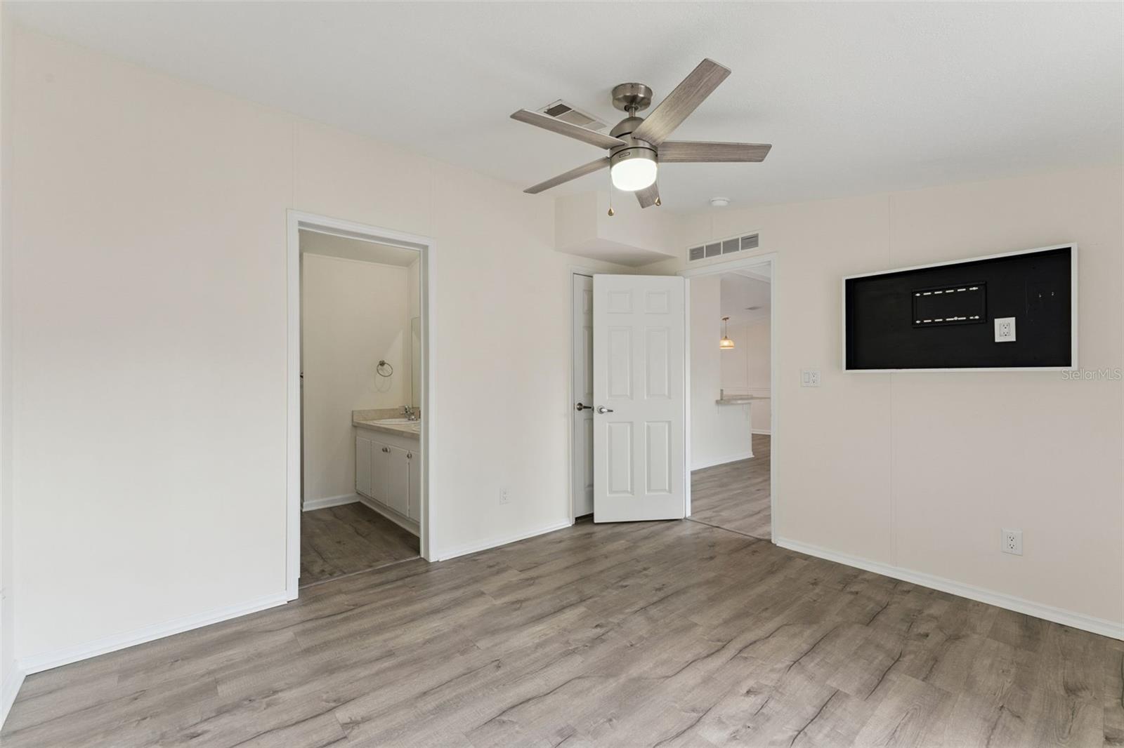 SOUTH WATERFRONT PARK - Residential