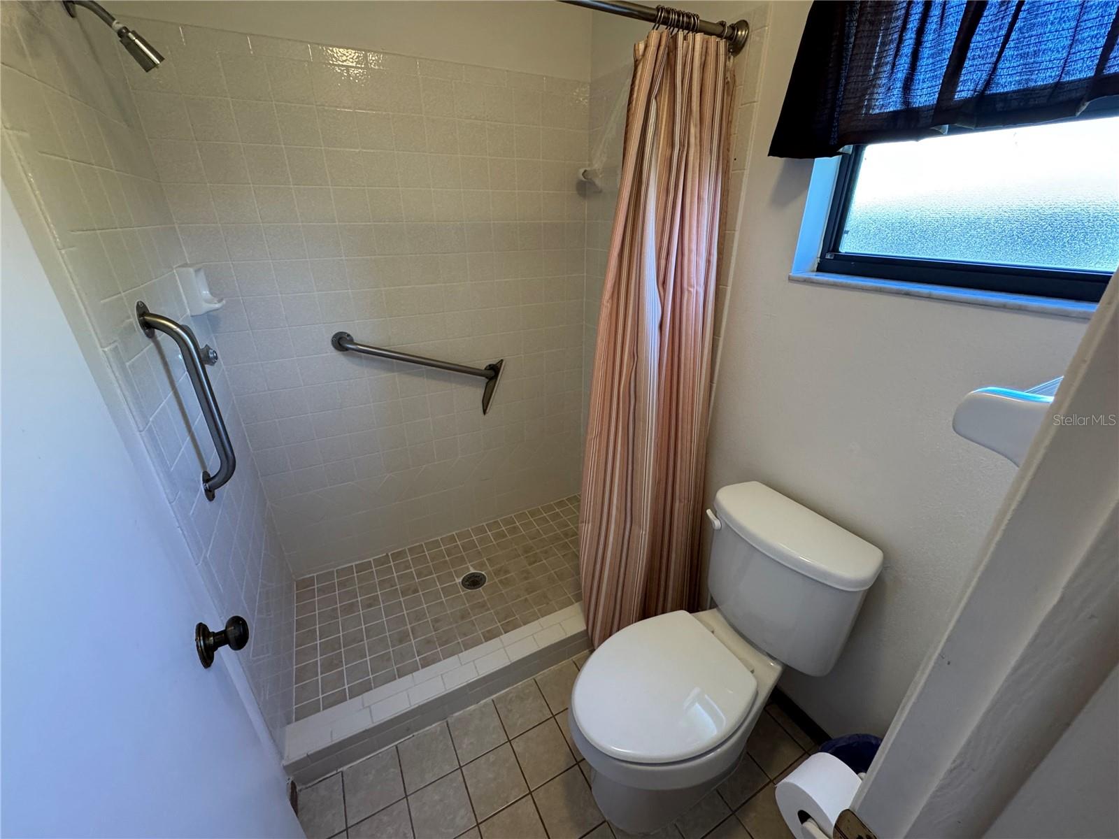 MISSION LAKES - Residential Lease