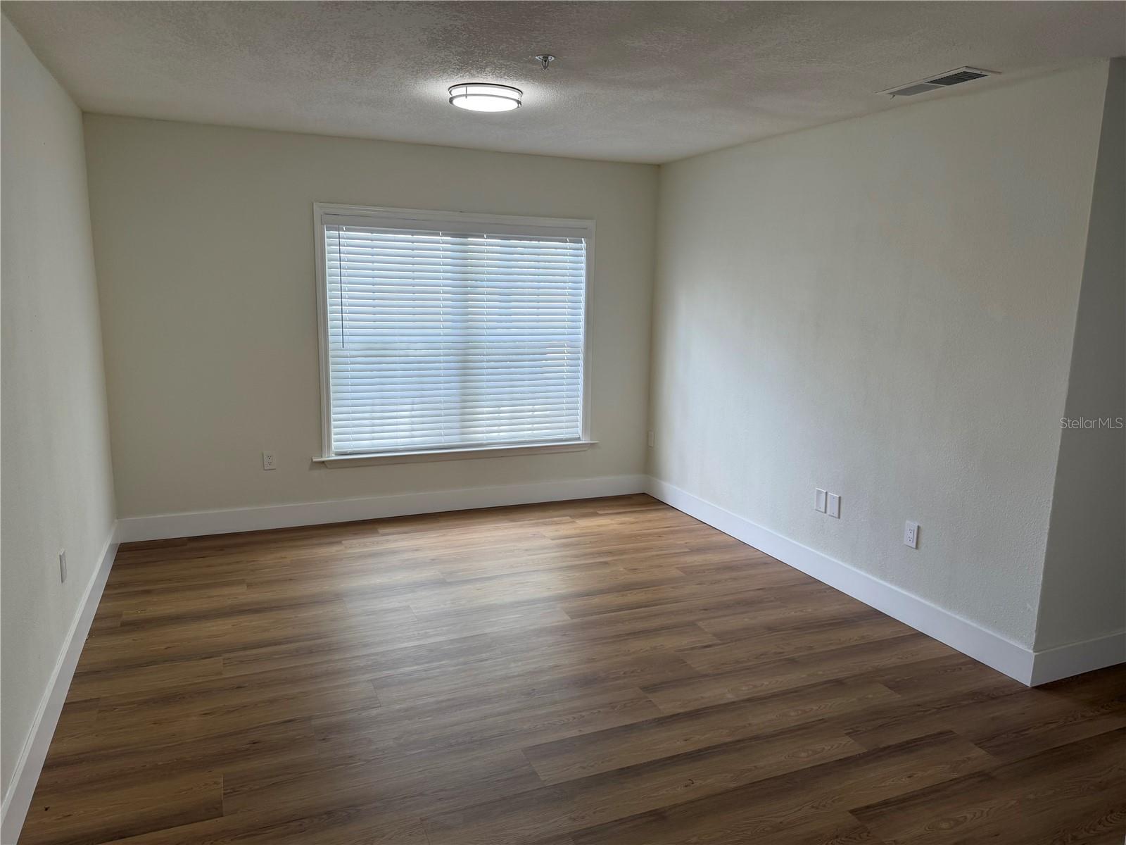 MIRIADA CONDO - Residential
