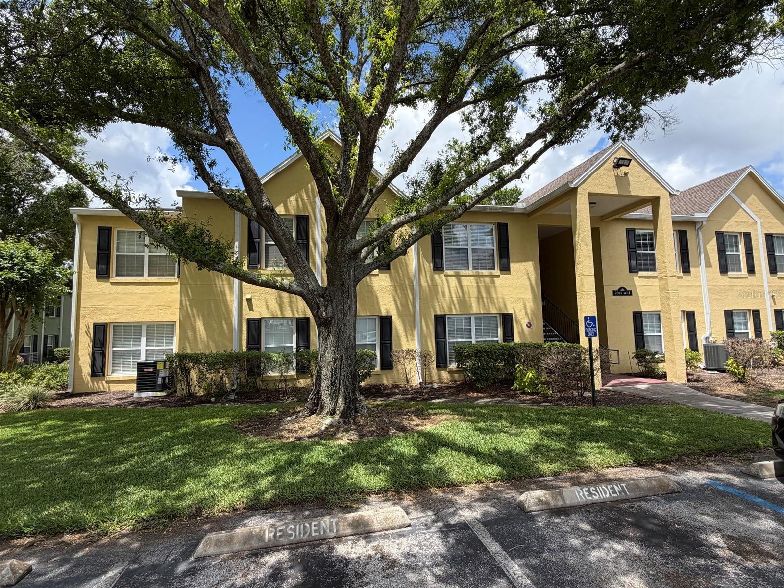 MIRIADA CONDO - Residential