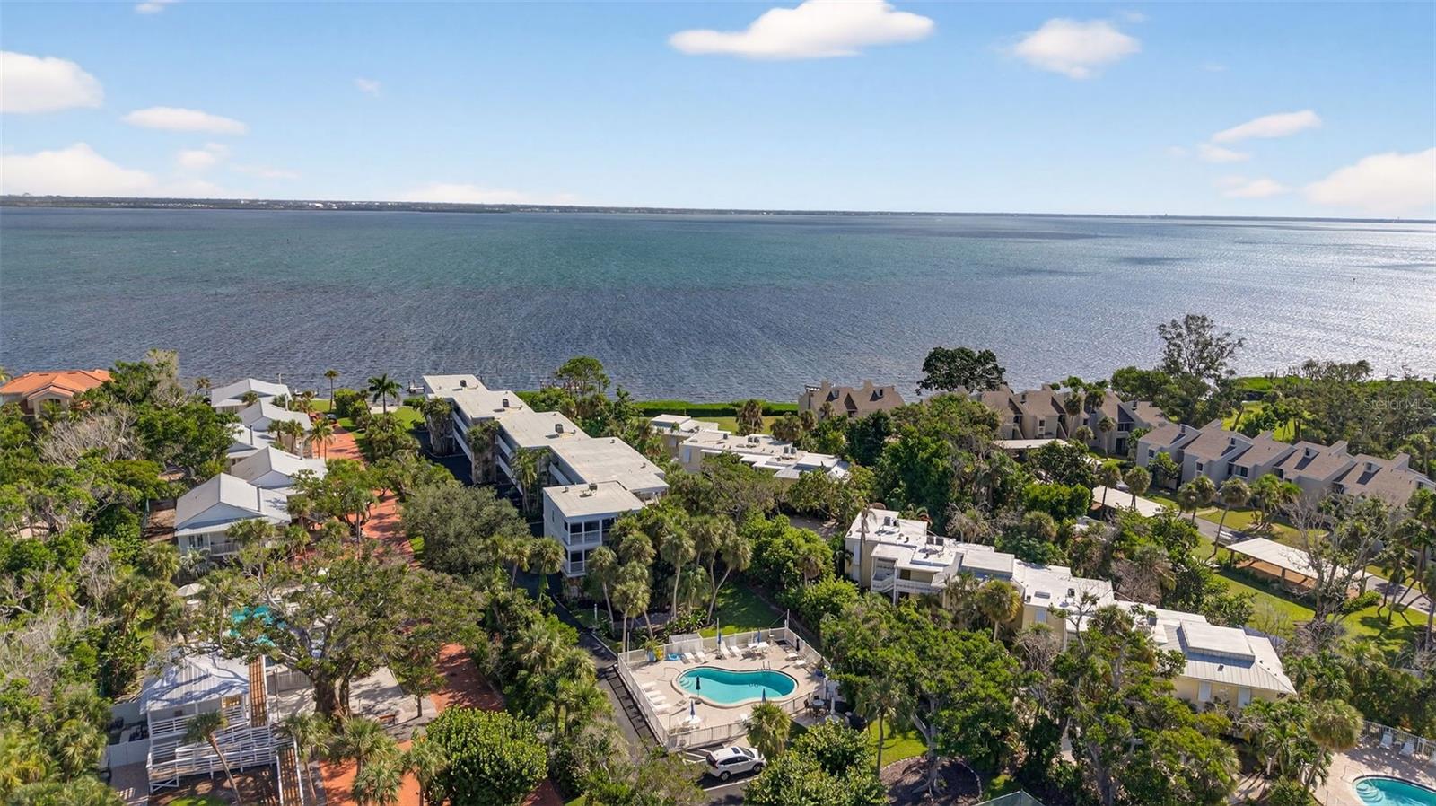 LONGBOAT LANDING - Residential
