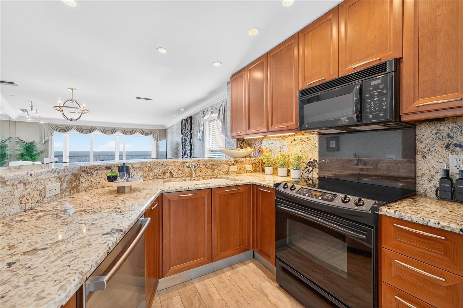 LONGBOAT LANDING - Residential