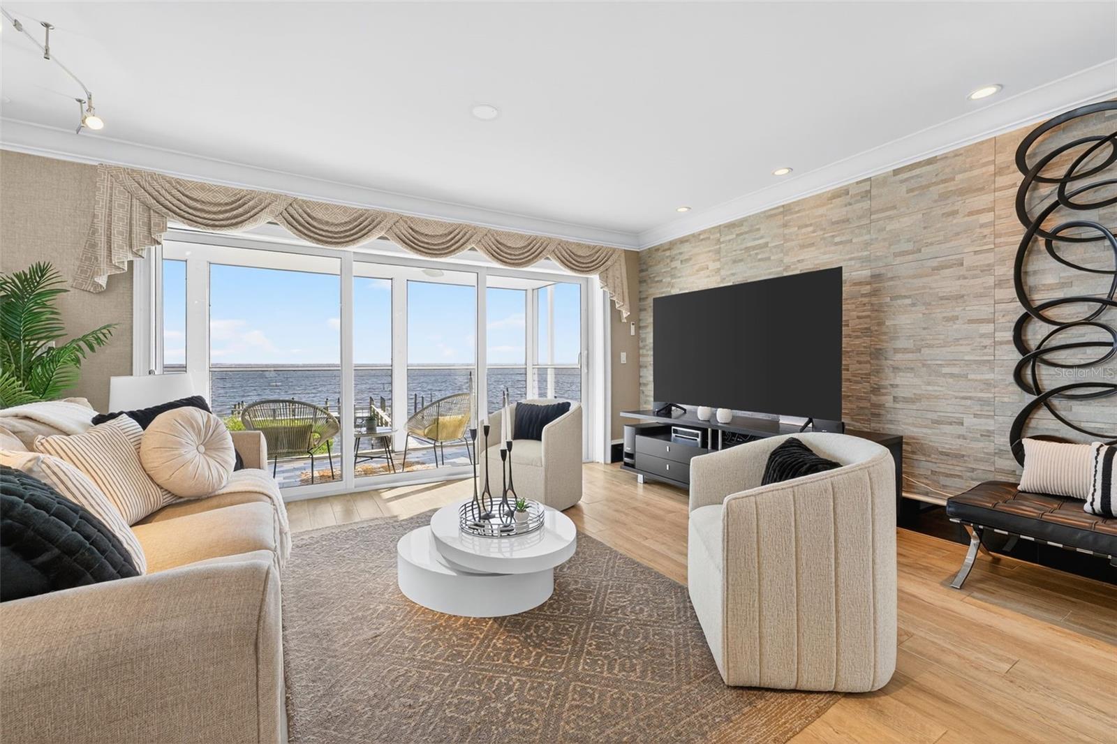 LONGBOAT LANDING - Residential