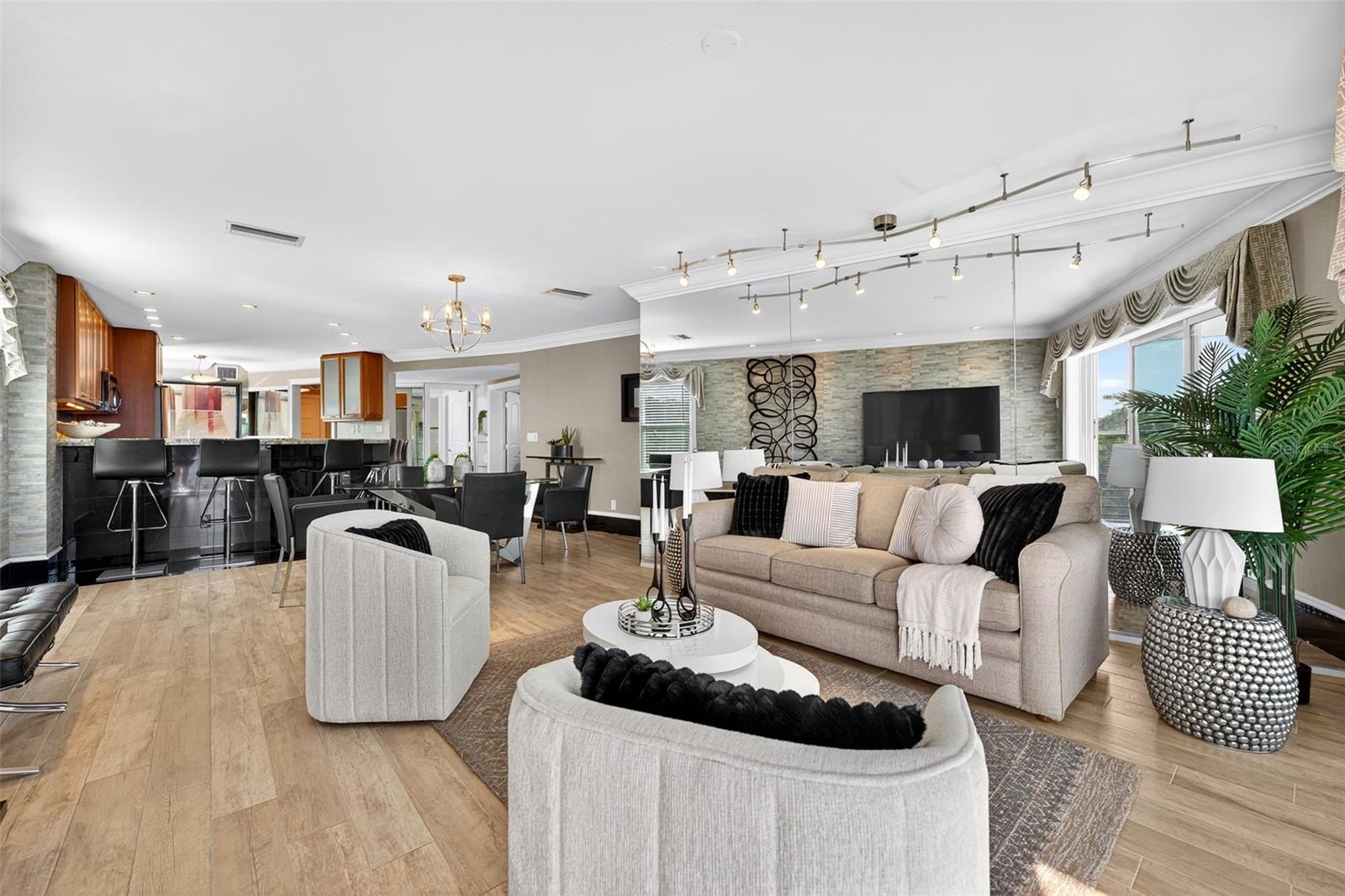 LONGBOAT LANDING - Residential