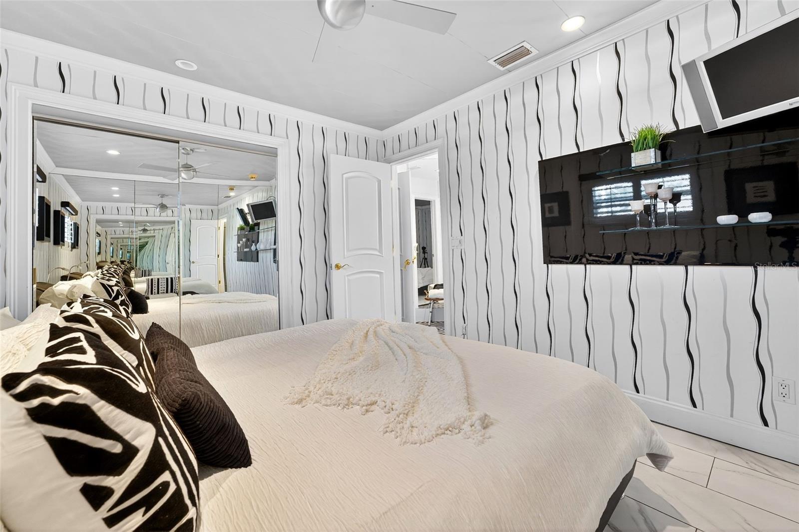 LONGBOAT LANDING - Residential