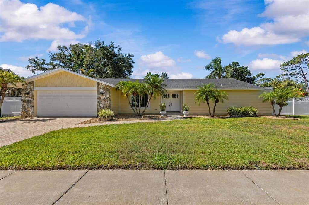 Photo of 2828 Bridlewood Court, Palm Harbor, FL 34683 (MLS # TB8515108)