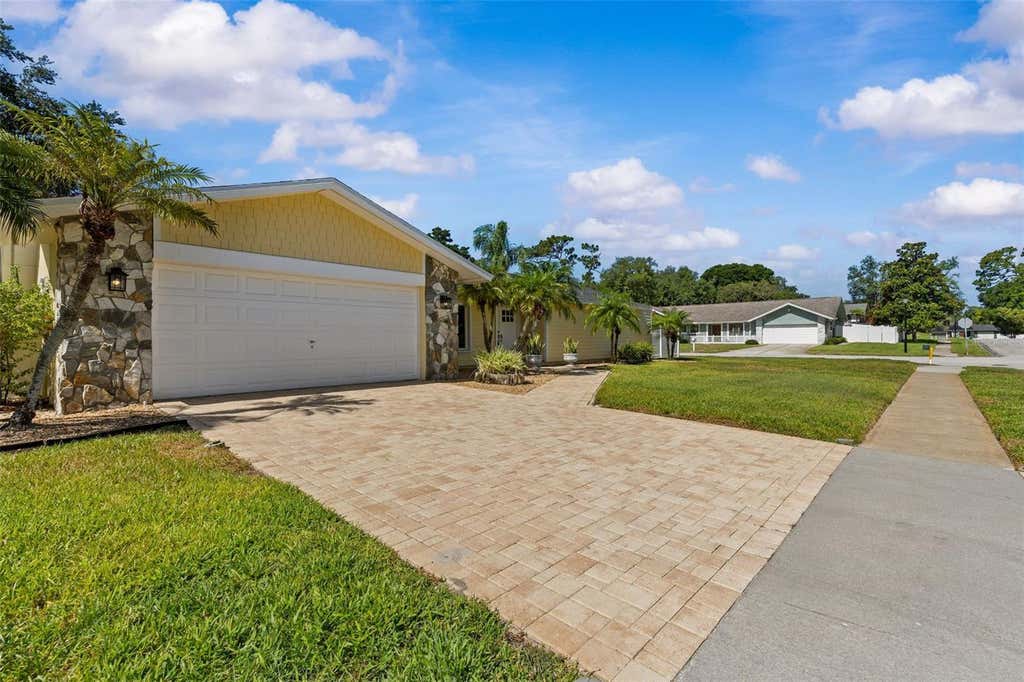 Photo of 2828 Bridlewood Court, Palm Harbor, FL 34683 (MLS # TB8515108)