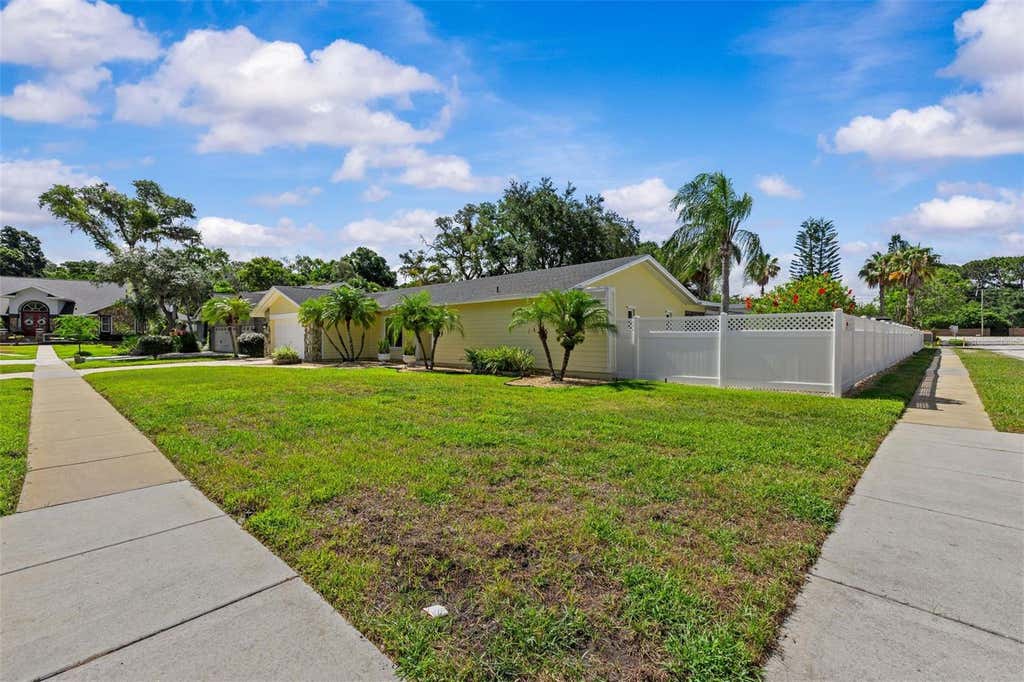 Photo of 2828 Bridlewood Court, Palm Harbor, FL 34683 (MLS # TB8515108)