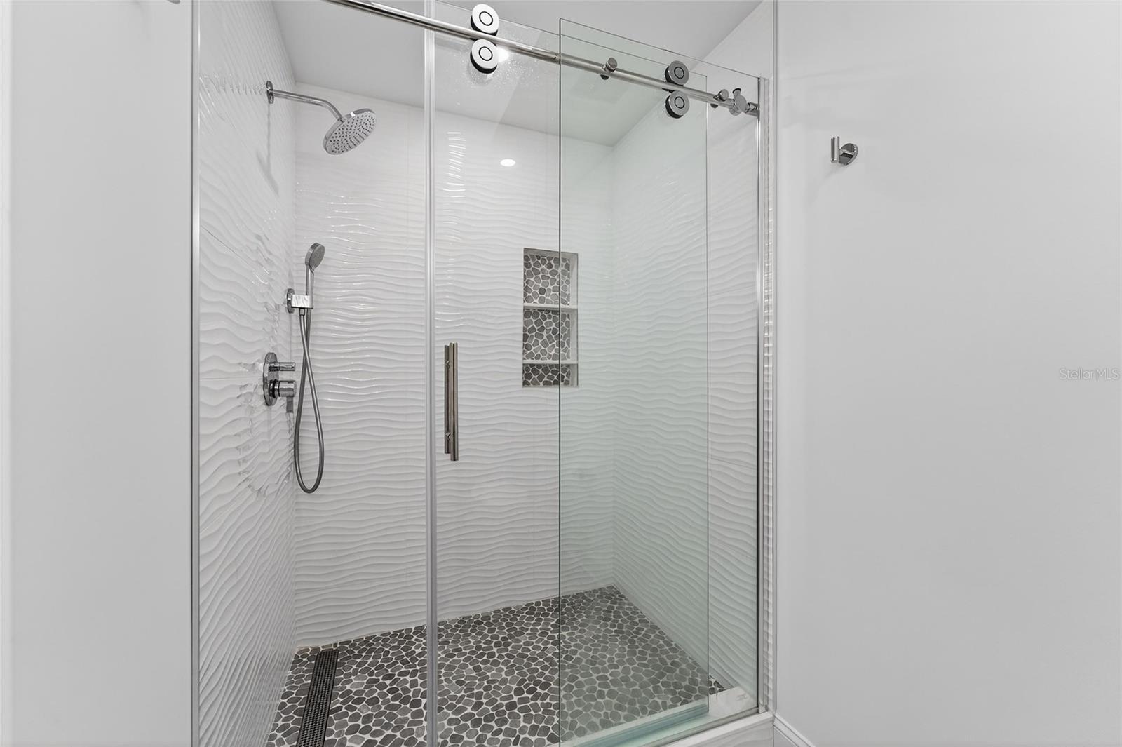 HARBOR OAKS PH I & II - Residential