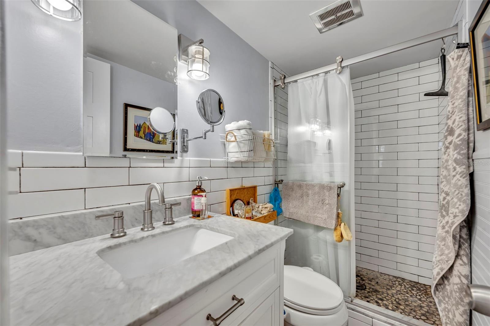 LAKESIDE MANOR APTS CONDO - Residential