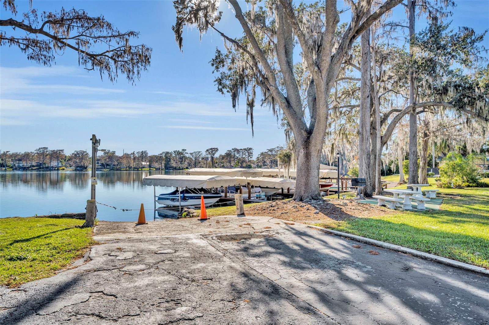 LAKESIDE MANOR APTS CONDO - Residential