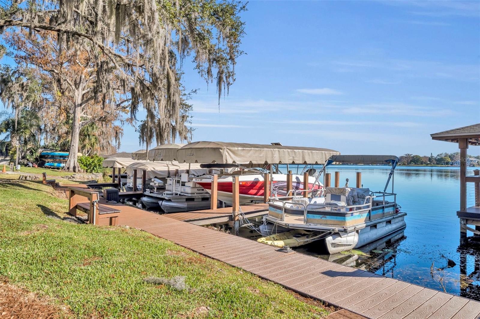 LAKESIDE MANOR APTS CONDO - Residential