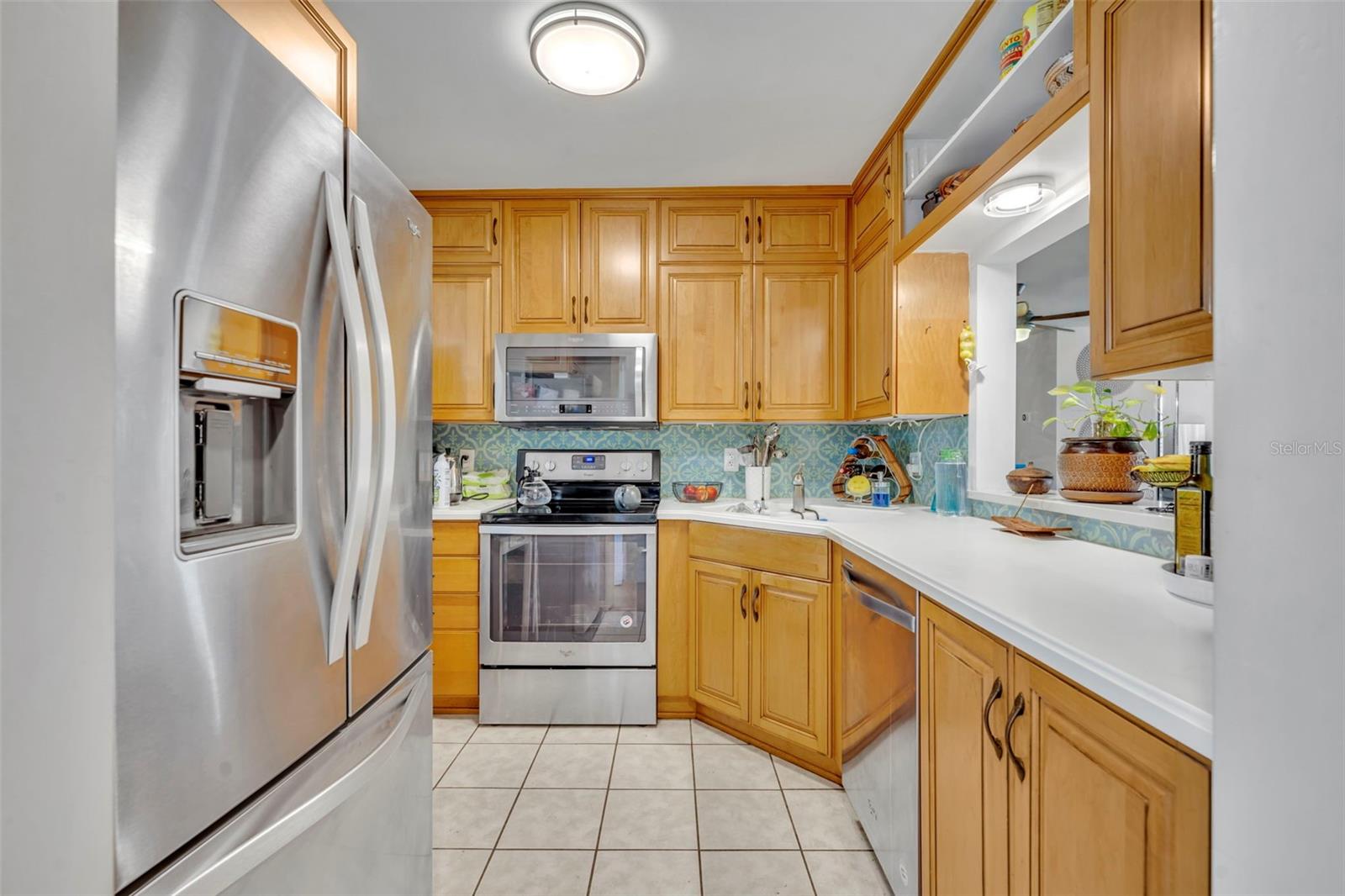 LAKESIDE MANOR APTS CONDO - Residential