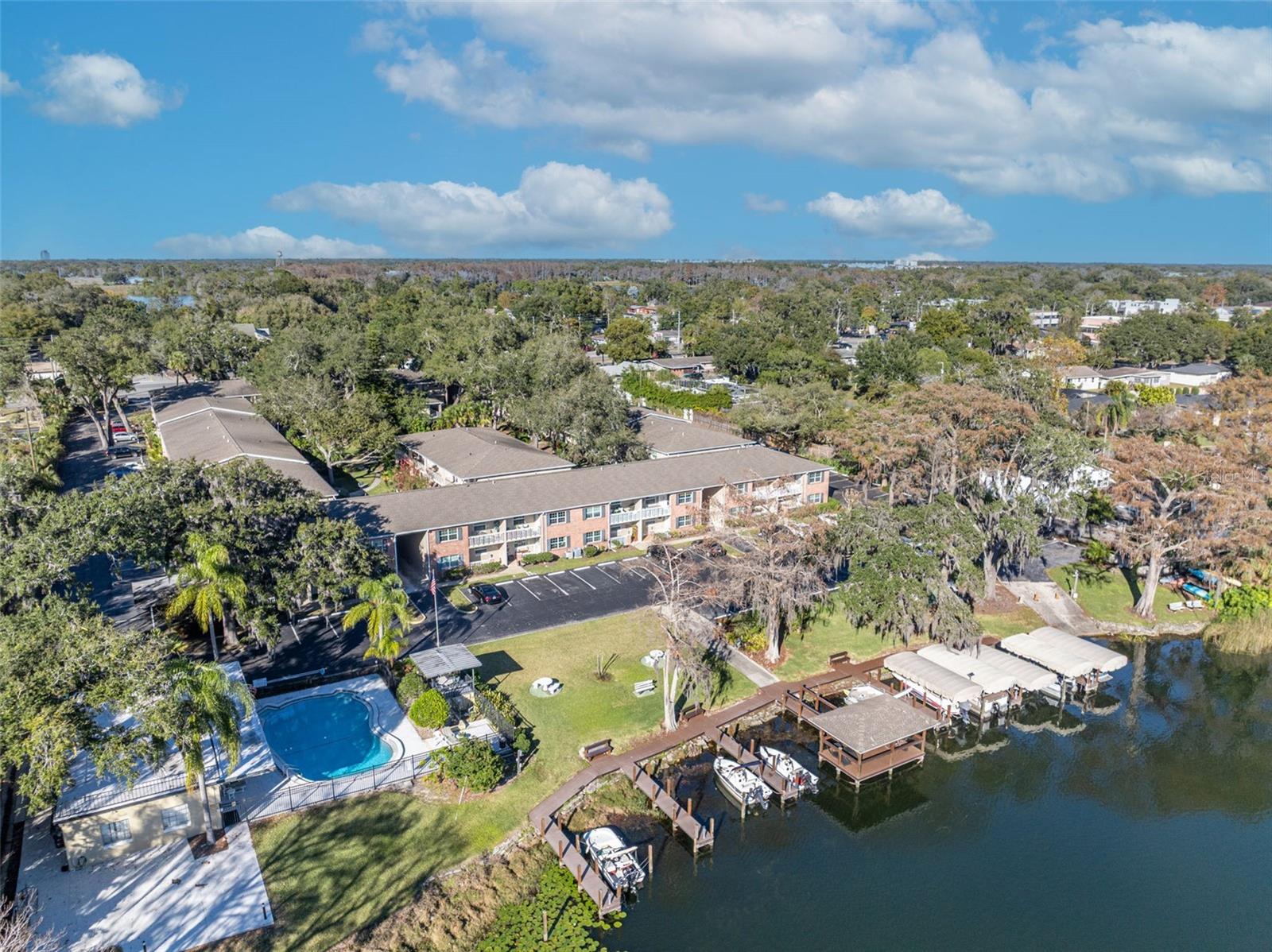 LAKESIDE MANOR APTS CONDO - Residential