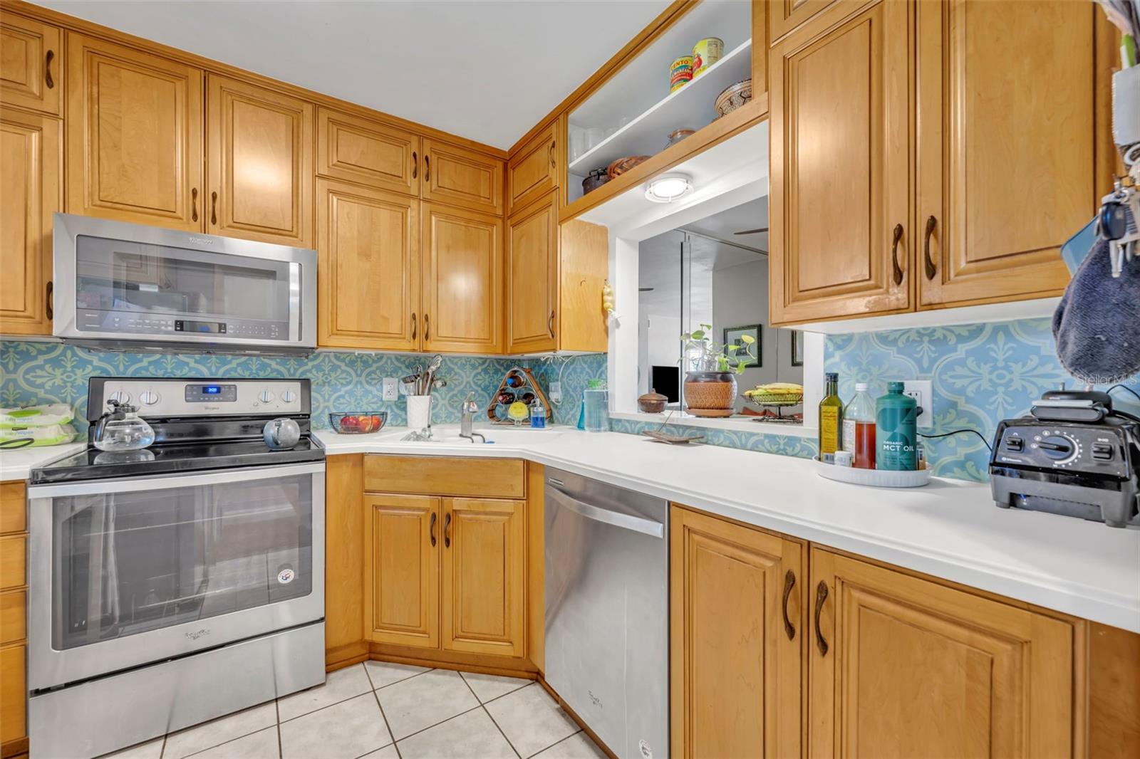 LAKESIDE MANOR APTS CONDO - Residential