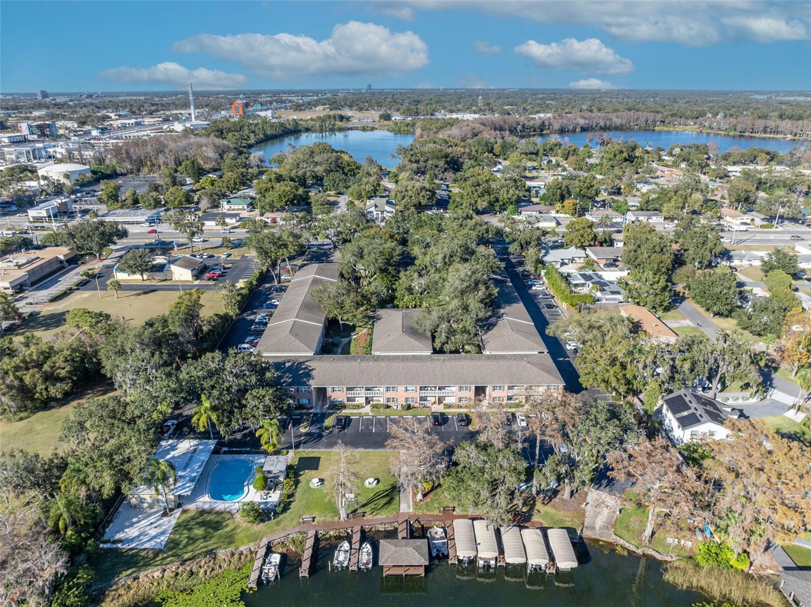 LAKESIDE MANOR APTS CONDO - Residential