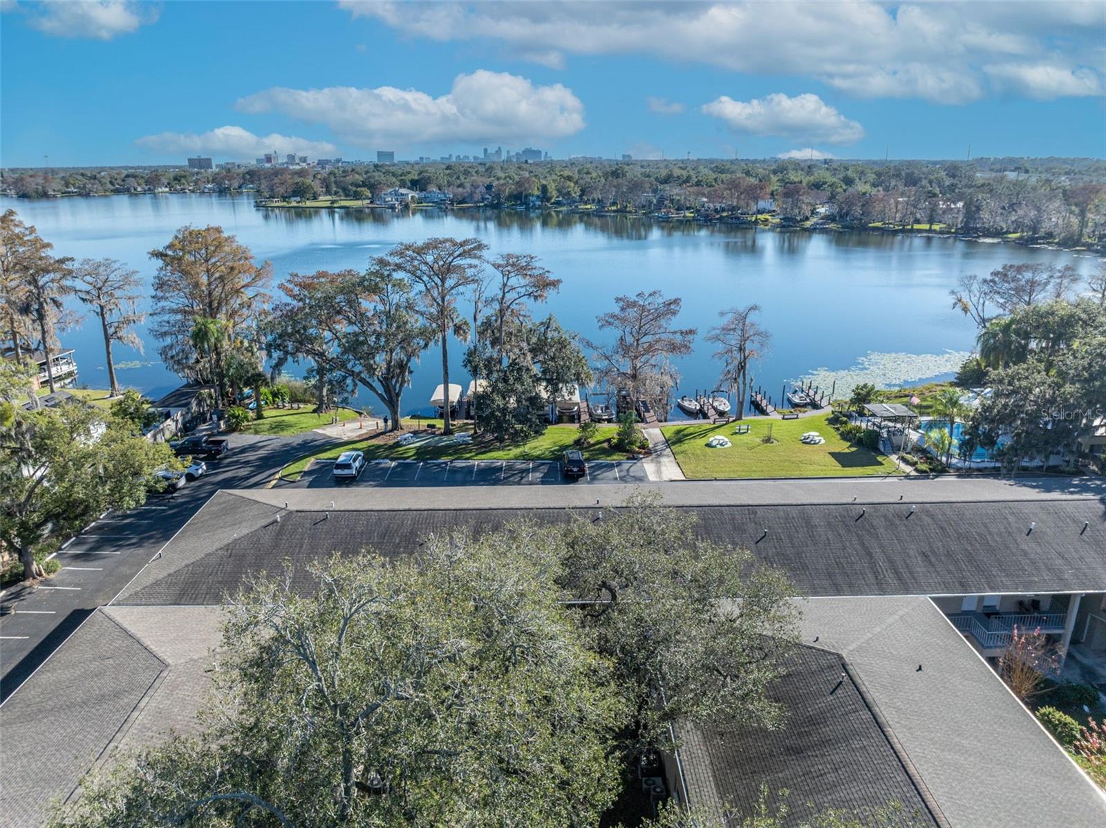 LAKESIDE MANOR APTS CONDO - Residential