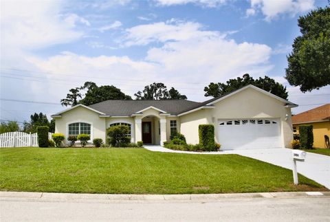 A home in LAKELAND