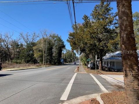 A home in HIGH SPRINGS