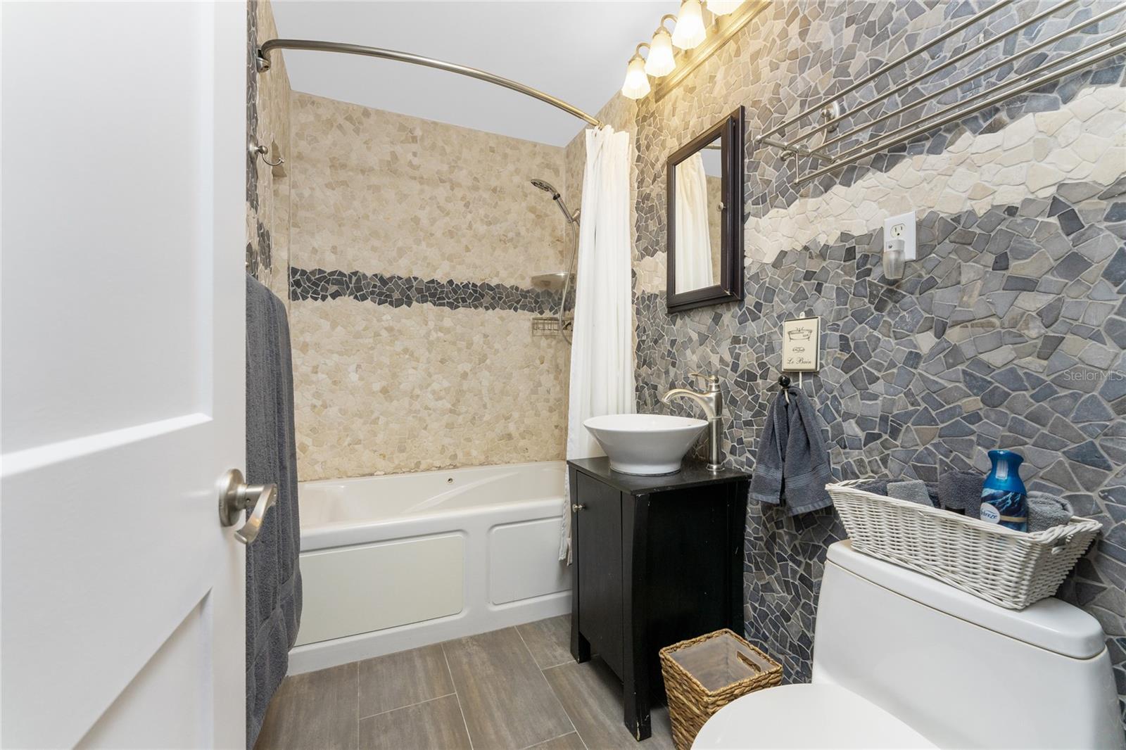 CHARLOTTE SEC 25 - Residential