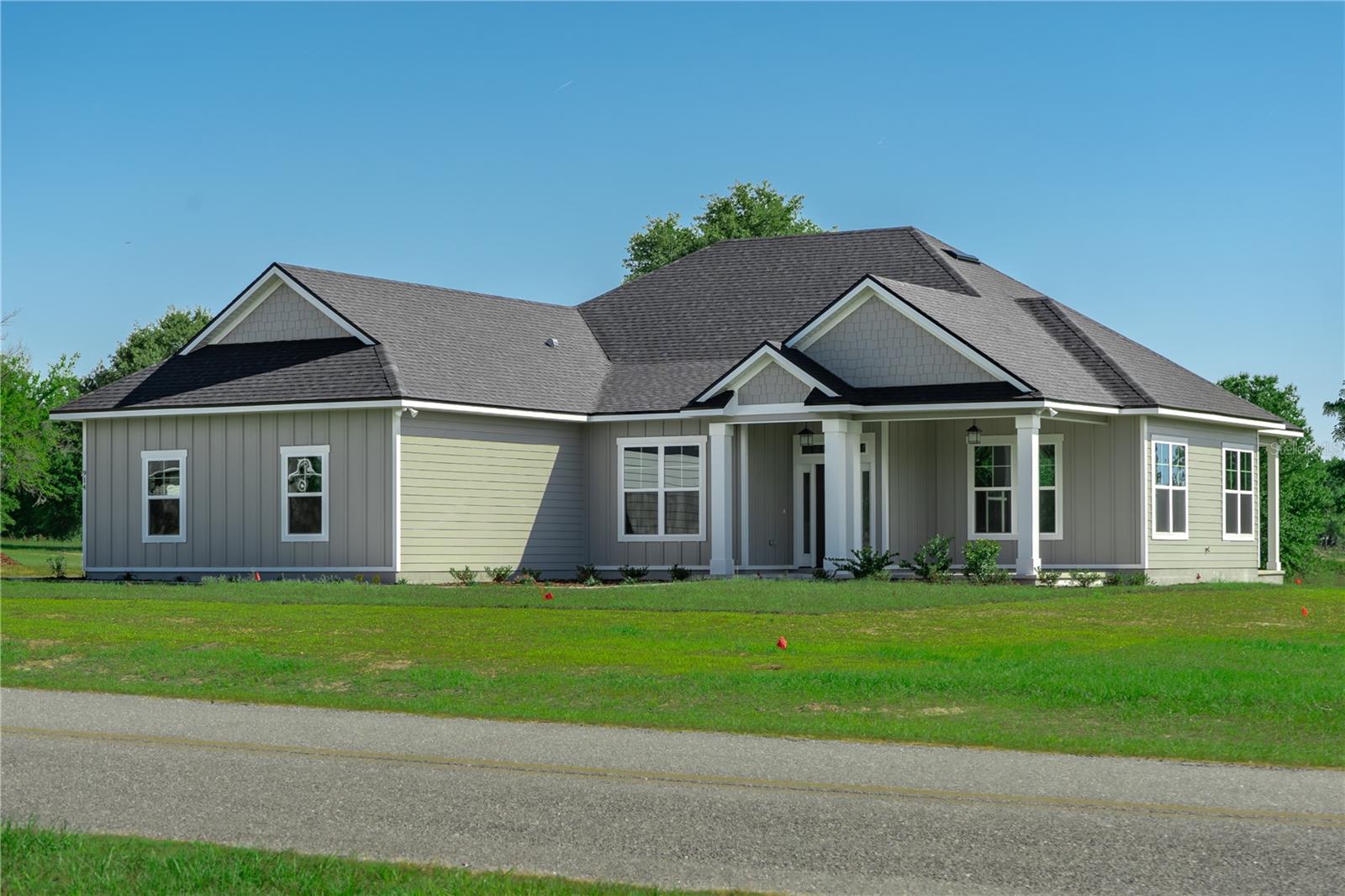 LAKE LOUISE ESTATES - Residential