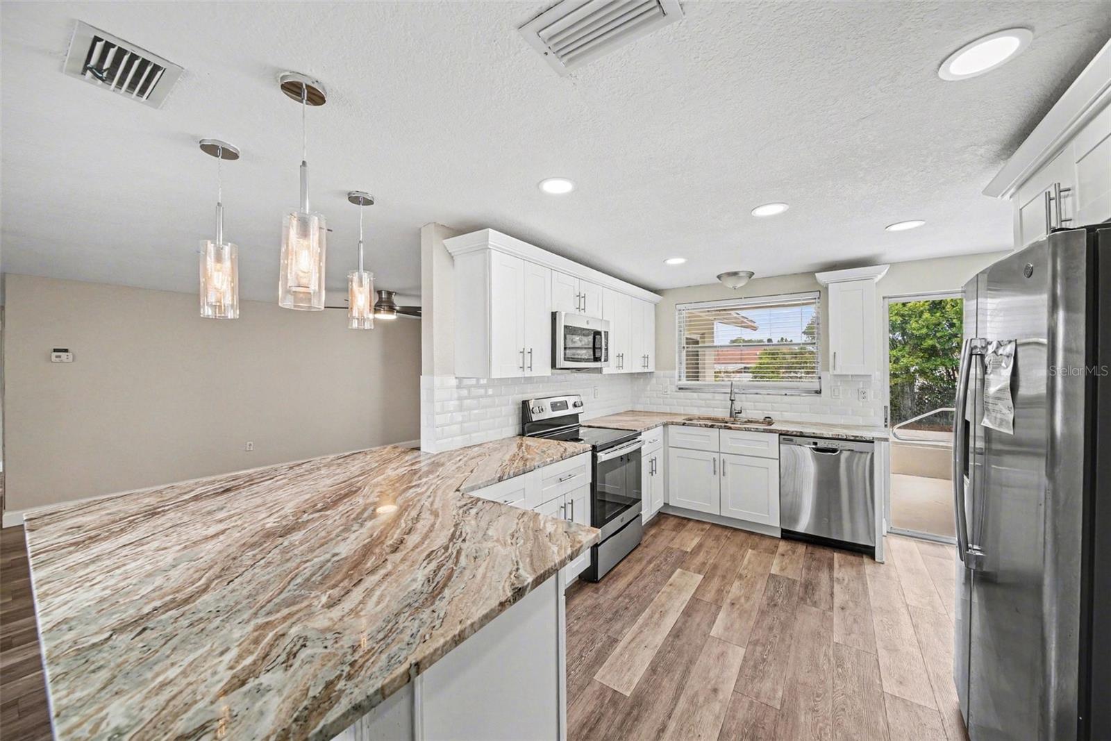 JASMINE LAKES - Residential