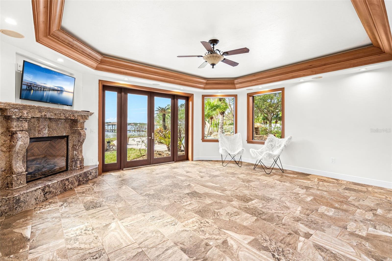 O BYRNES HALIFAX SHORES - Residential