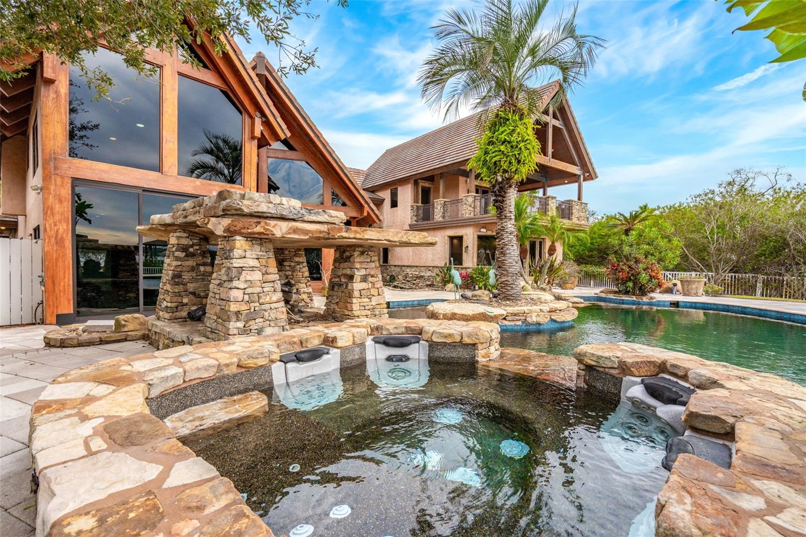 O BYRNES HALIFAX SHORES - Residential