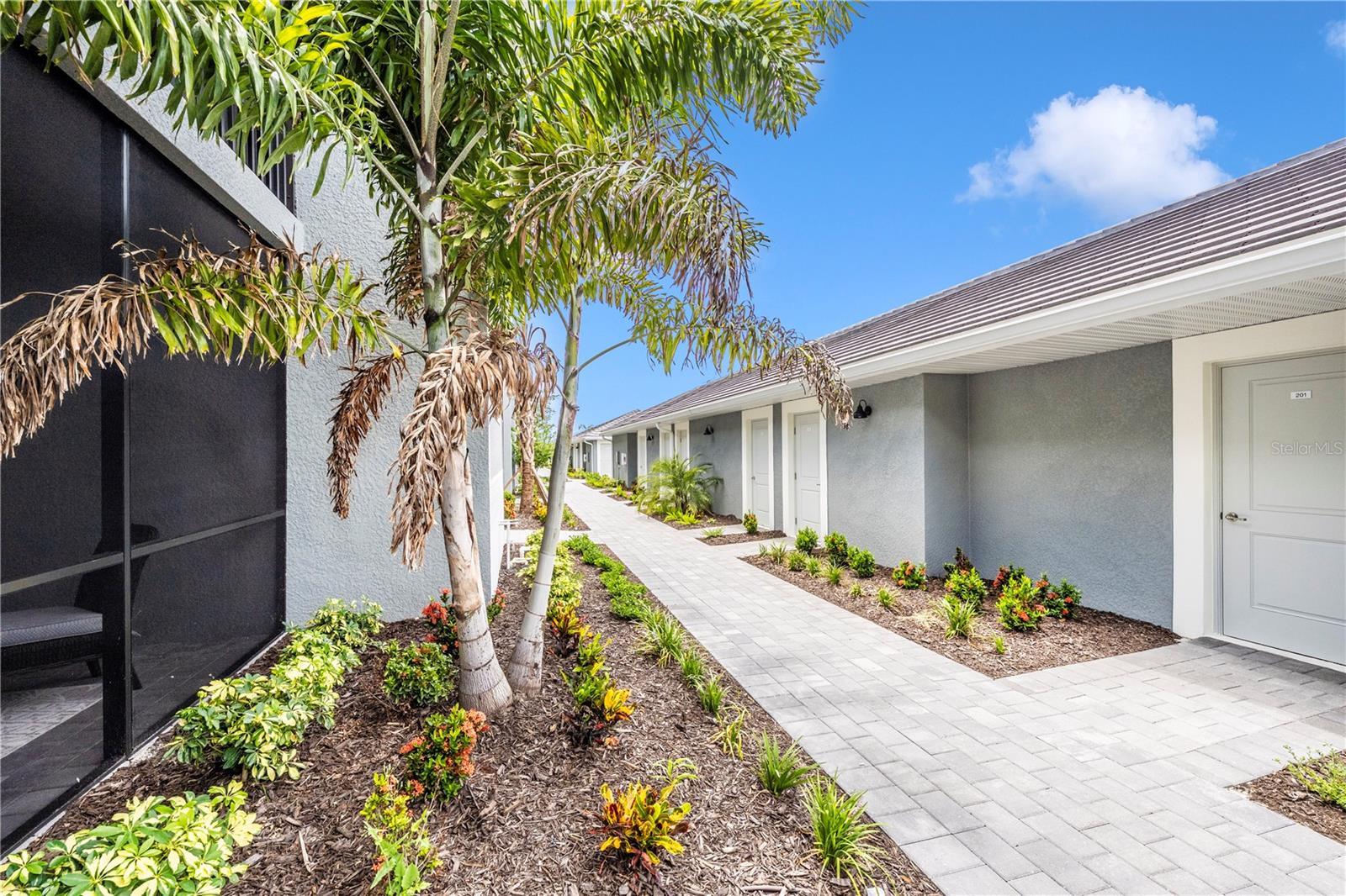 WELLEN PARK GOLF & COUNTRY CLUB - Residential Lease