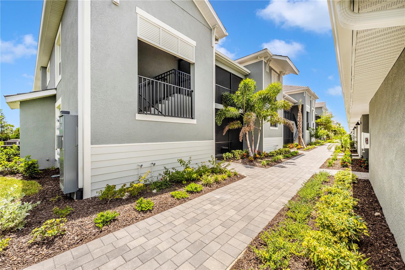 WELLEN PARK GOLF & COUNTRY CLUB - Residential Lease