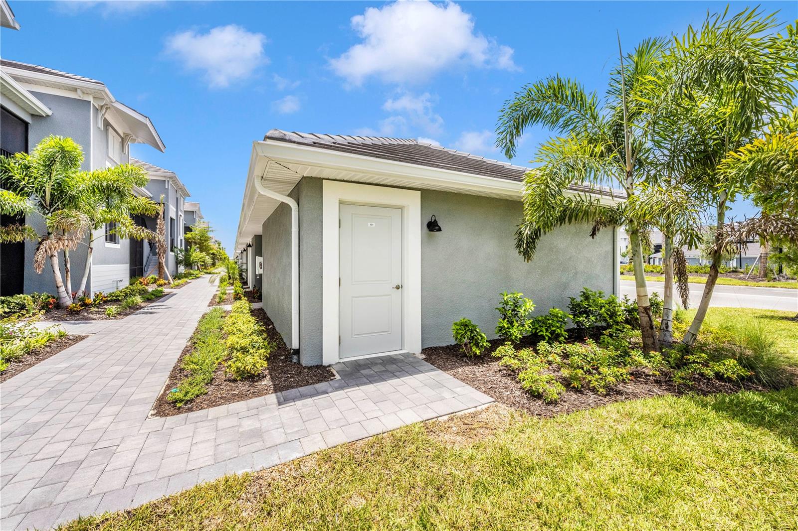 WELLEN PARK GOLF & COUNTRY CLUB - Residential Lease