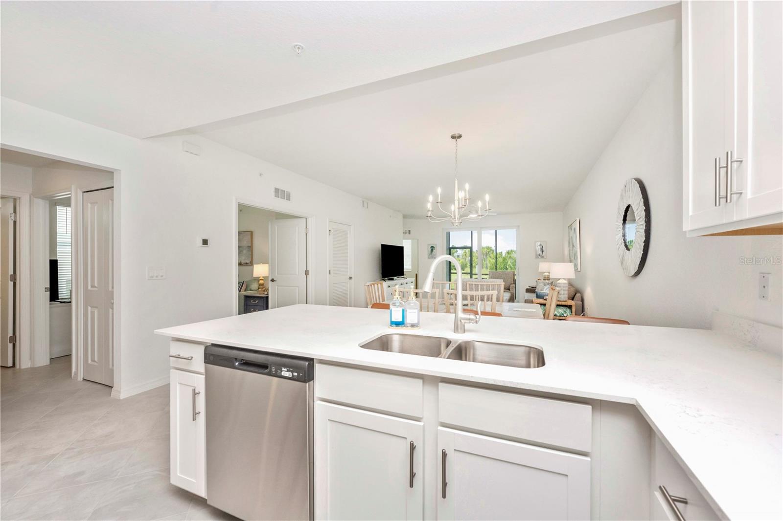 WELLEN PARK GOLF & COUNTRY CLUB - Residential Lease