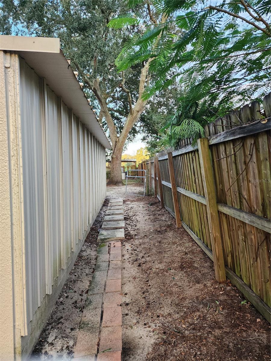 ACREAGE & UNREC - Residential