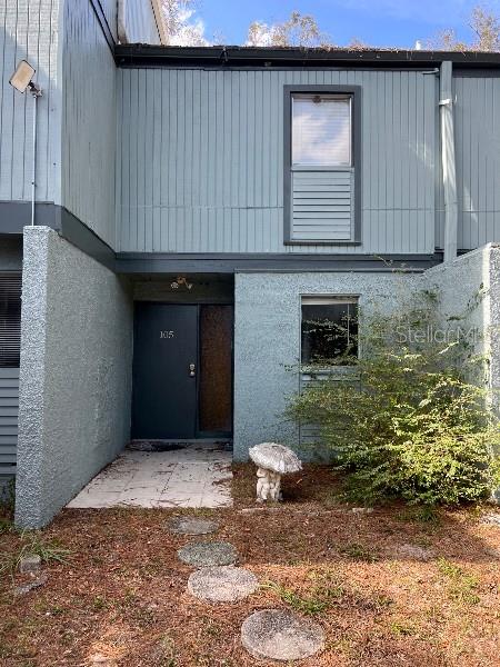 3 bedroom, 2 bathroom condo in a great location! Sparrow is perfectly located near North Florida Regional Medical Center, Oaks Mall, I-75, restaurants and is an easy commute to either Santa Fe College or the University of Florida.