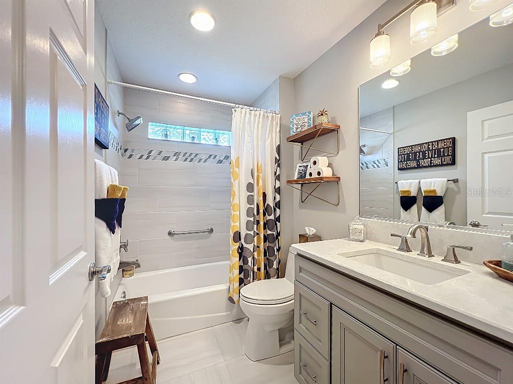 VILLAGE/FENNEY UN #1 - Residential