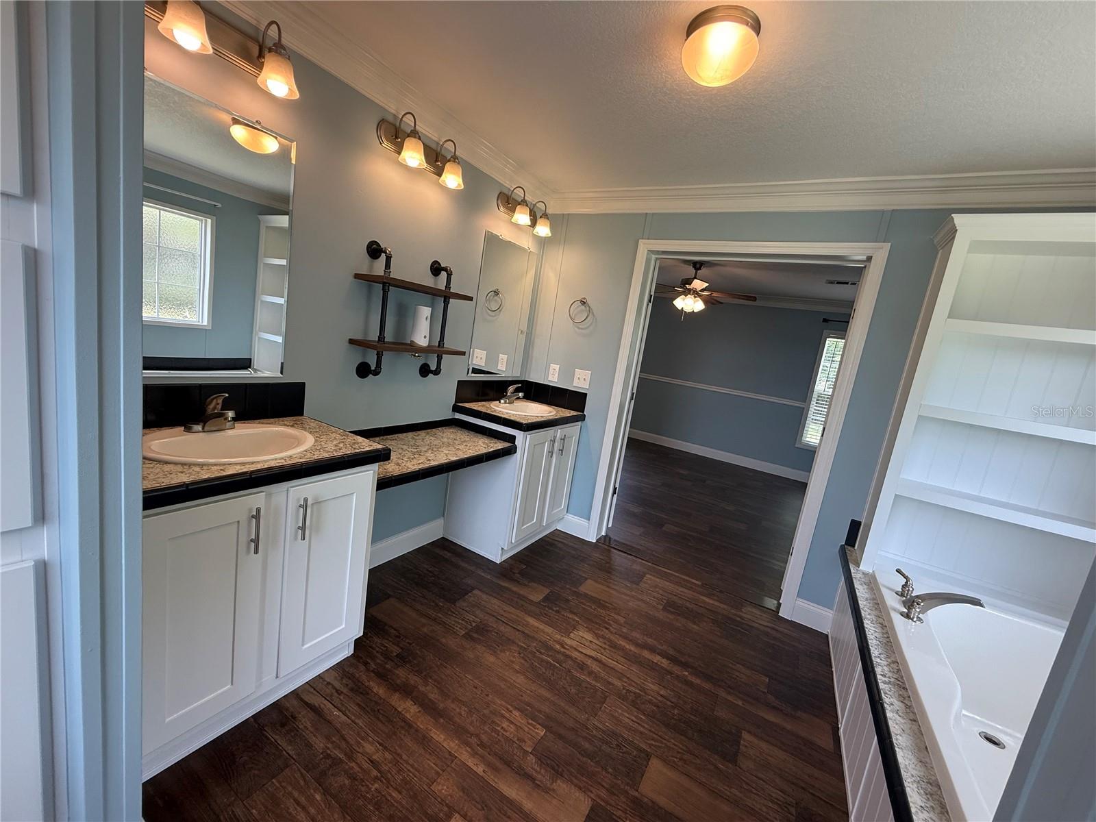 RAYSTEFF COUNTRY CLUB SUB - Residential Lease