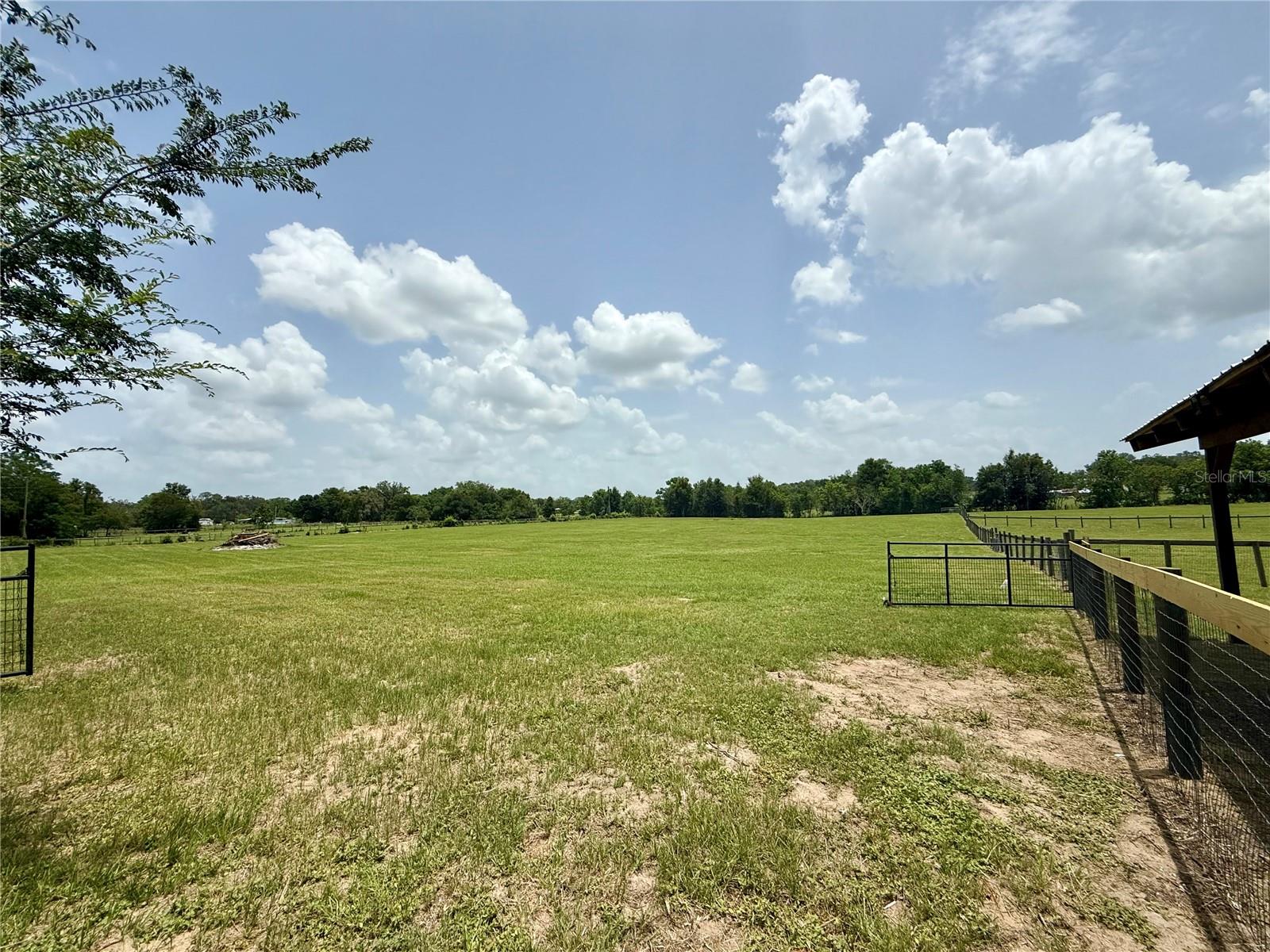 RAYSTEFF COUNTRY CLUB SUB - Residential Lease