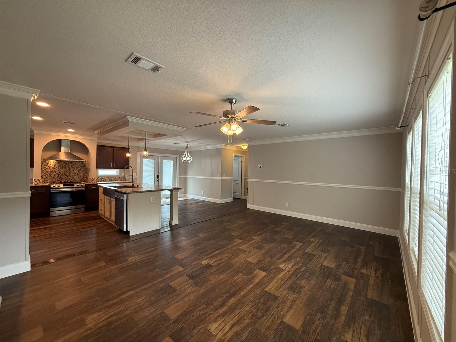 RAYSTEFF COUNTRY CLUB SUB - Residential Lease