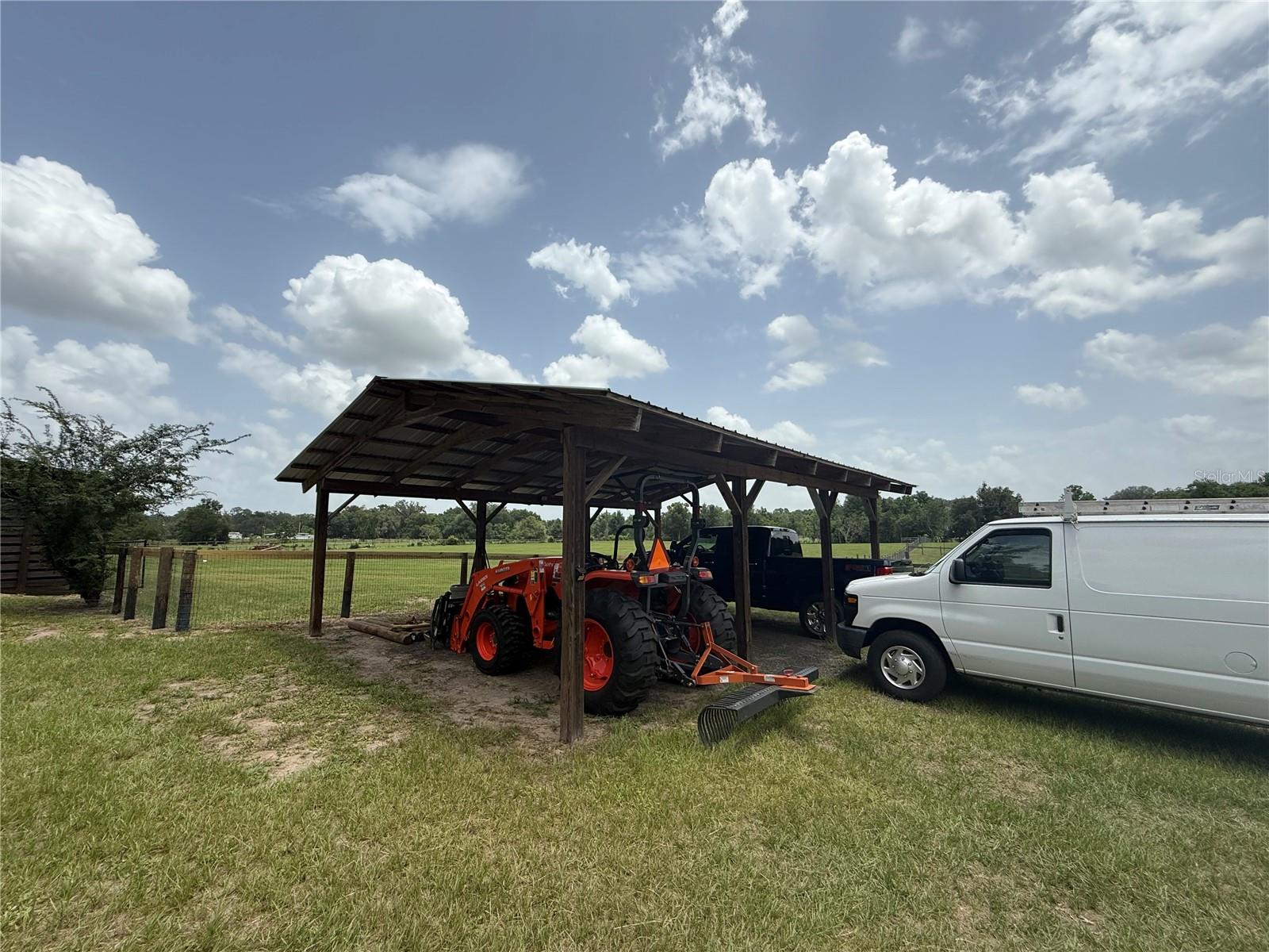 RAYSTEFF COUNTRY CLUB SUB - Residential Lease