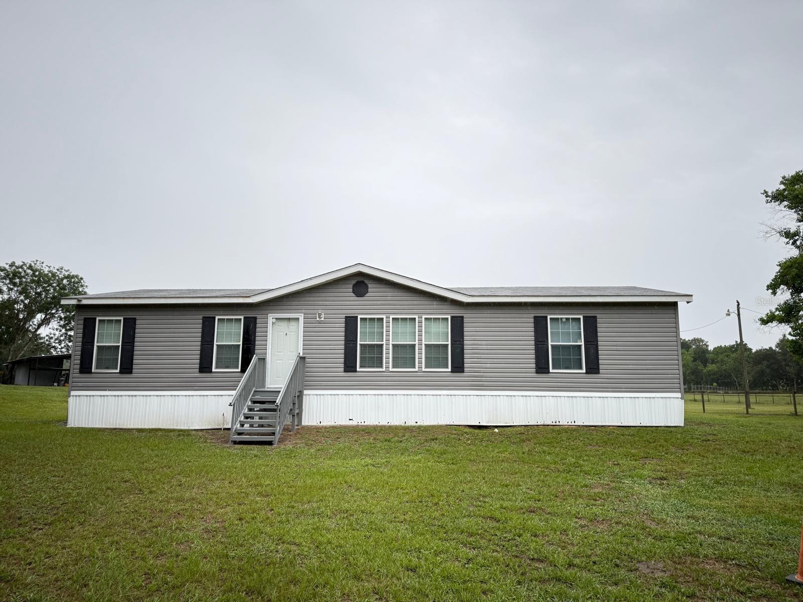 RAYSTEFF COUNTRY CLUB SUB - Residential Lease