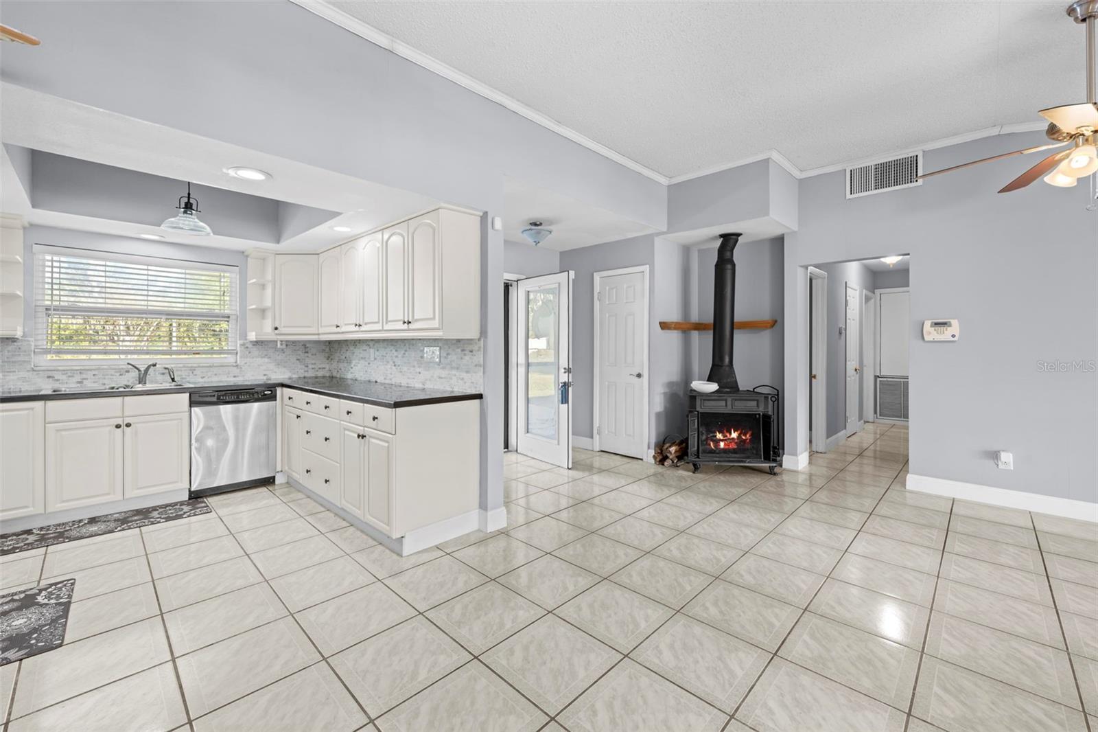 HOLLY LAKE ESTATES - Residential