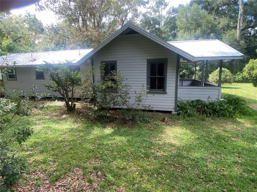 Photo of 3023 SE 13th Place, Gainesville, FL 32641 (MLS # GC535361)