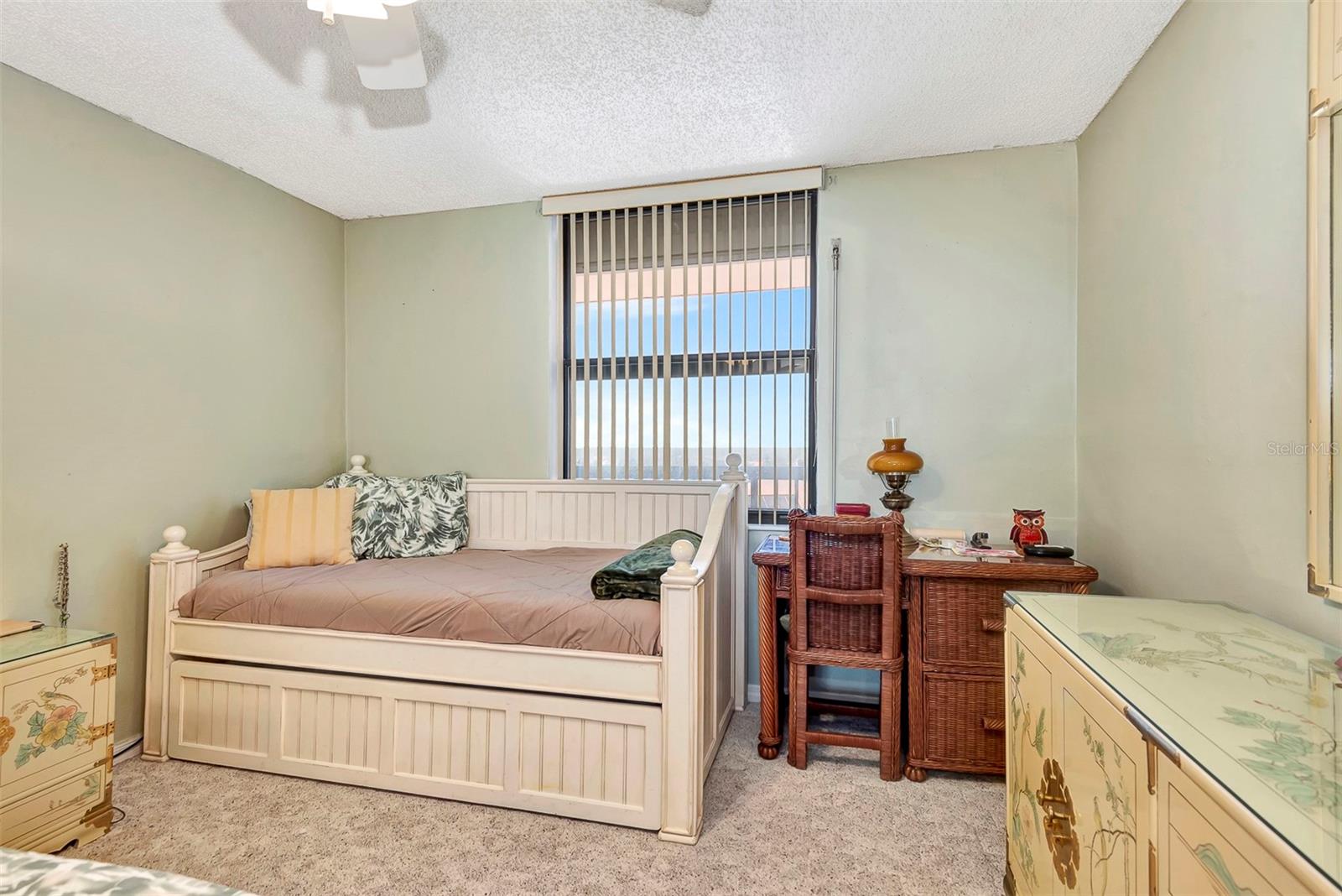 FAIRWIND SHORES CONDO PH 11 - Residential