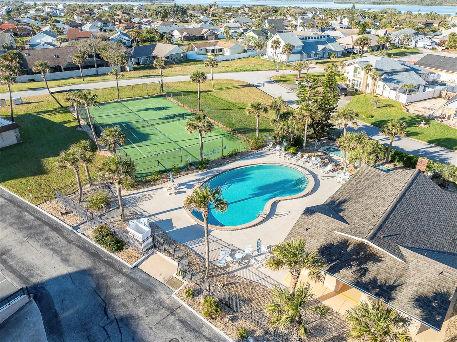 FAIRWIND SHORES CONDO PH 11 - Residential