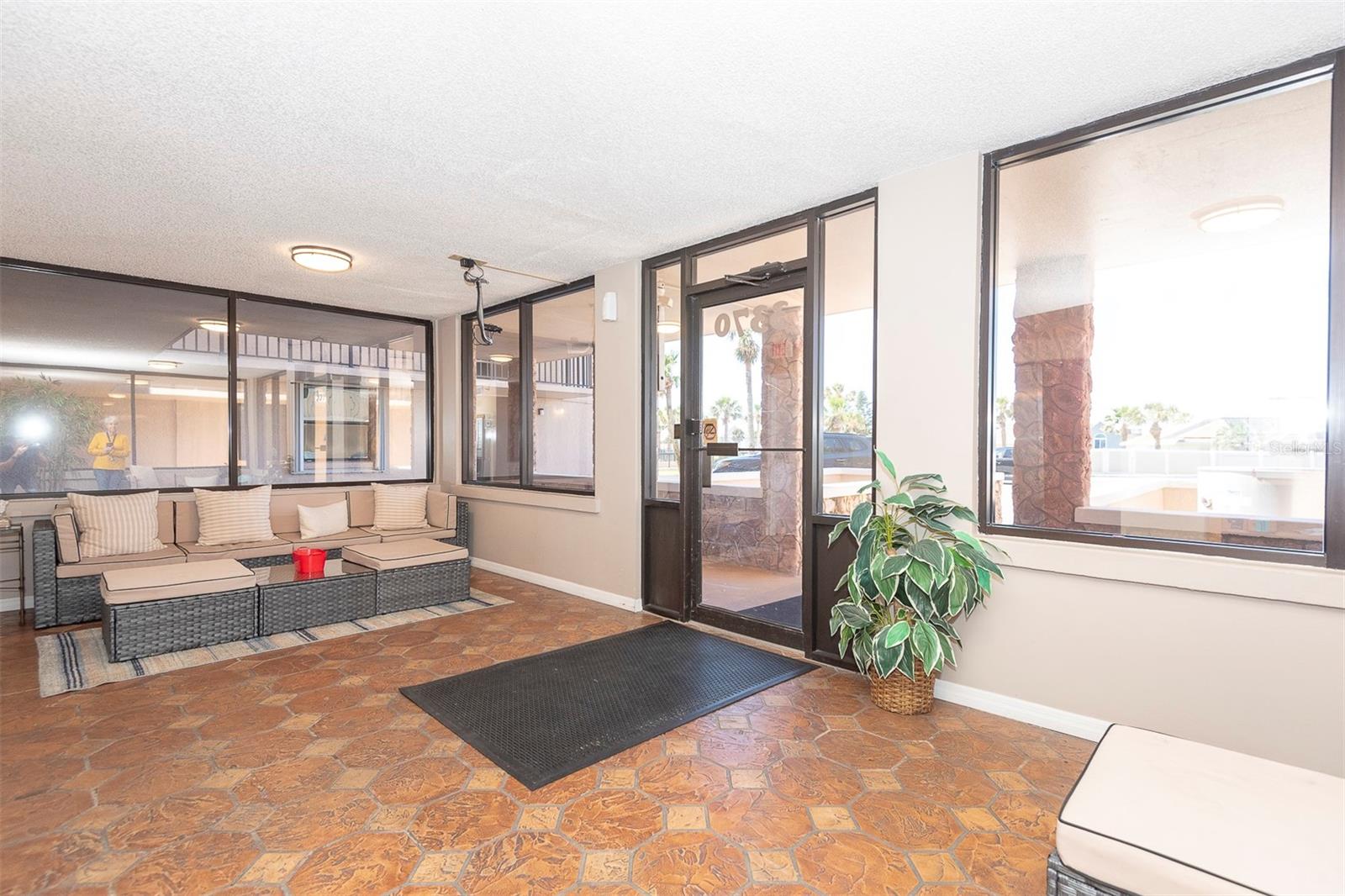 FAIRWIND SHORES CONDO PH 11 - Residential