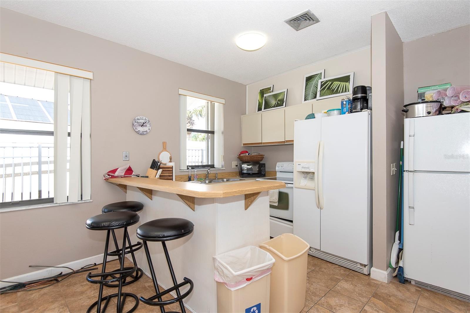 FAIRWIND SHORES CONDO PH 11 - Residential