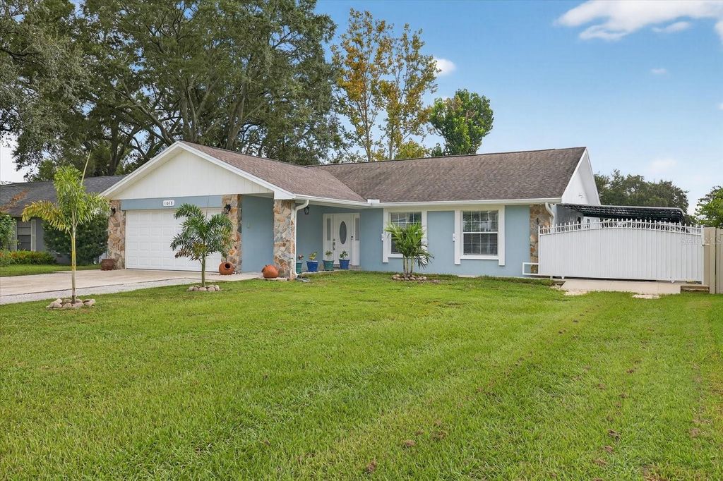 Photo of 1013 Ridgefield Drive, Valrico, FL 33594 (MLS # TB8423321)
